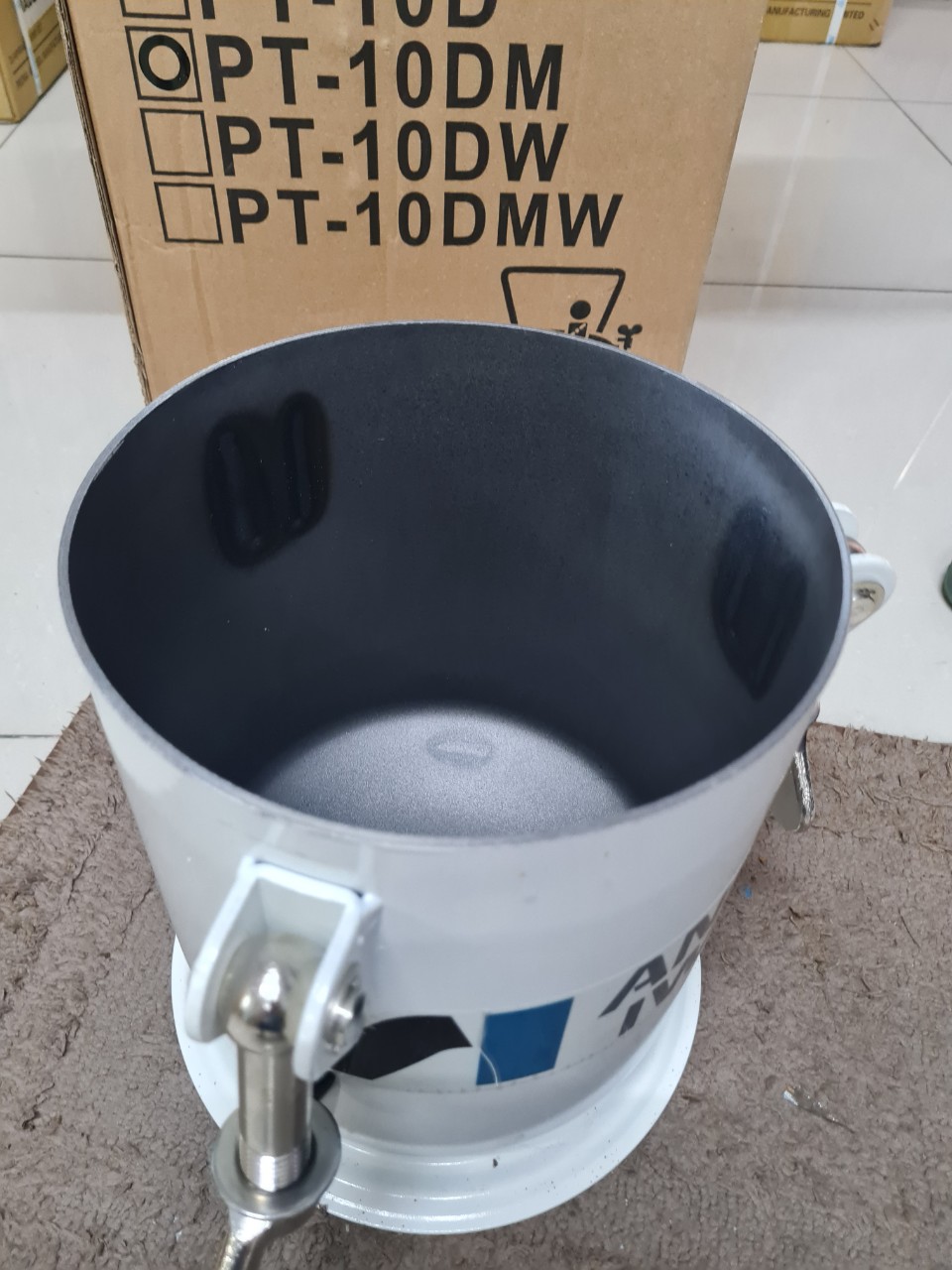 Nồi trộn sơn Anest Iwata PT-10DM